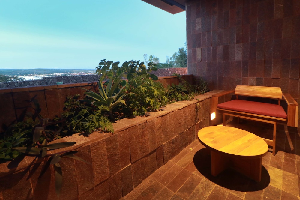 Albor San Miguel de Allende Tapestry Collection by Hilton 7/70