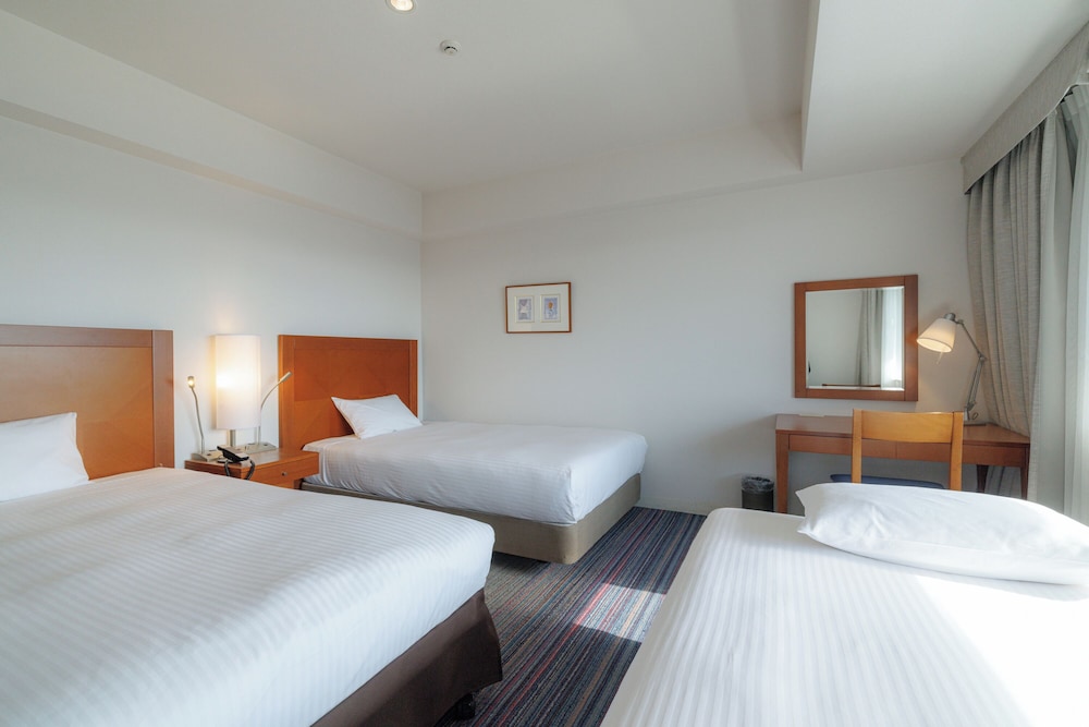 Moderate, Triple, Twin Beds
