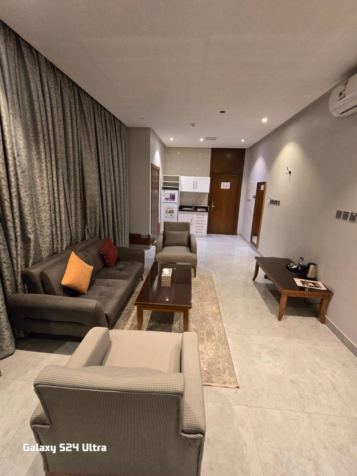 Celine Home Apartment -Tuwaiq 36/43