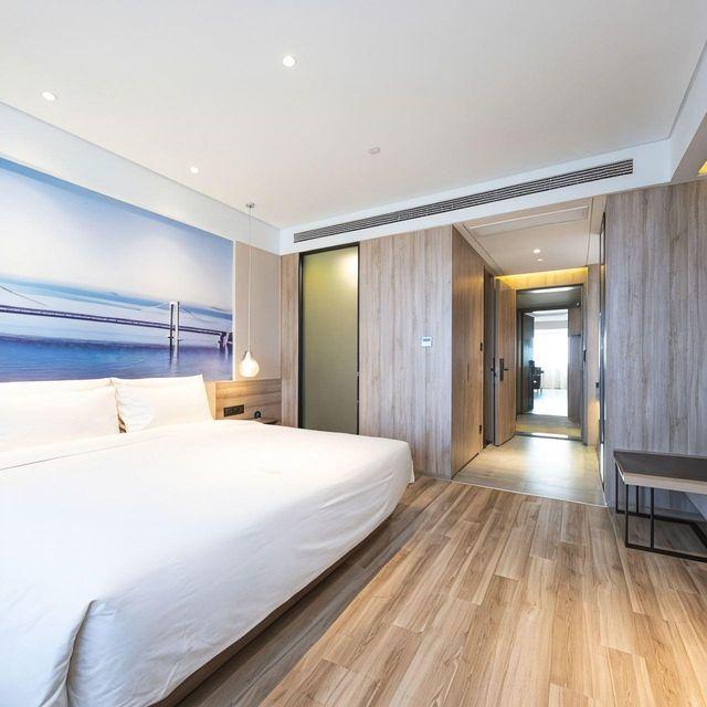 Guest Room, Executive, King and Queen Bed