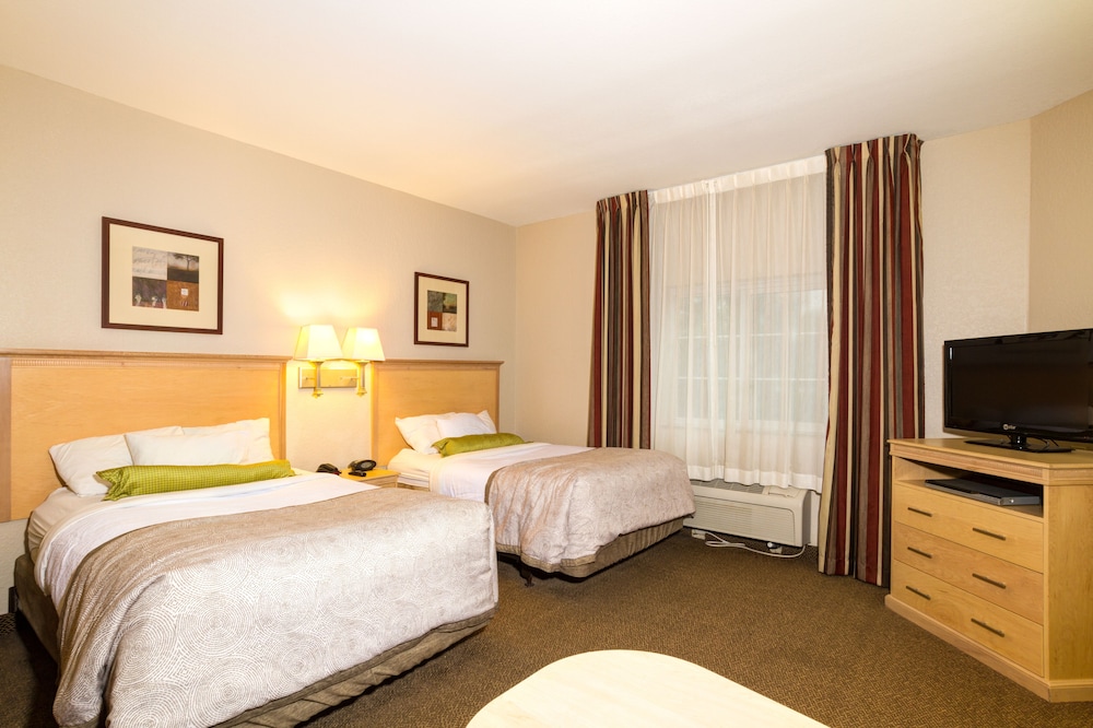 Candlewood Suites Ft Myers I 75 15/40