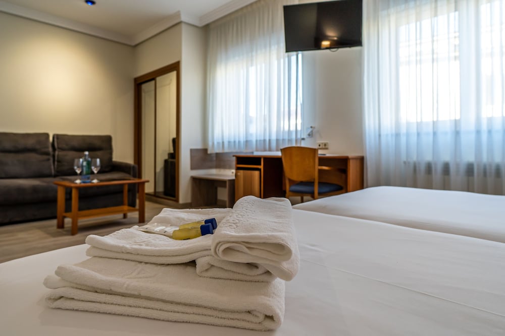 Ciudad de Compostela Hotel 5/22