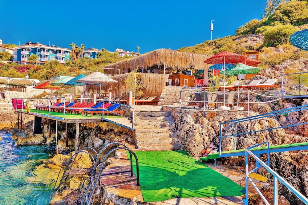 Amphora Hotel 40/56