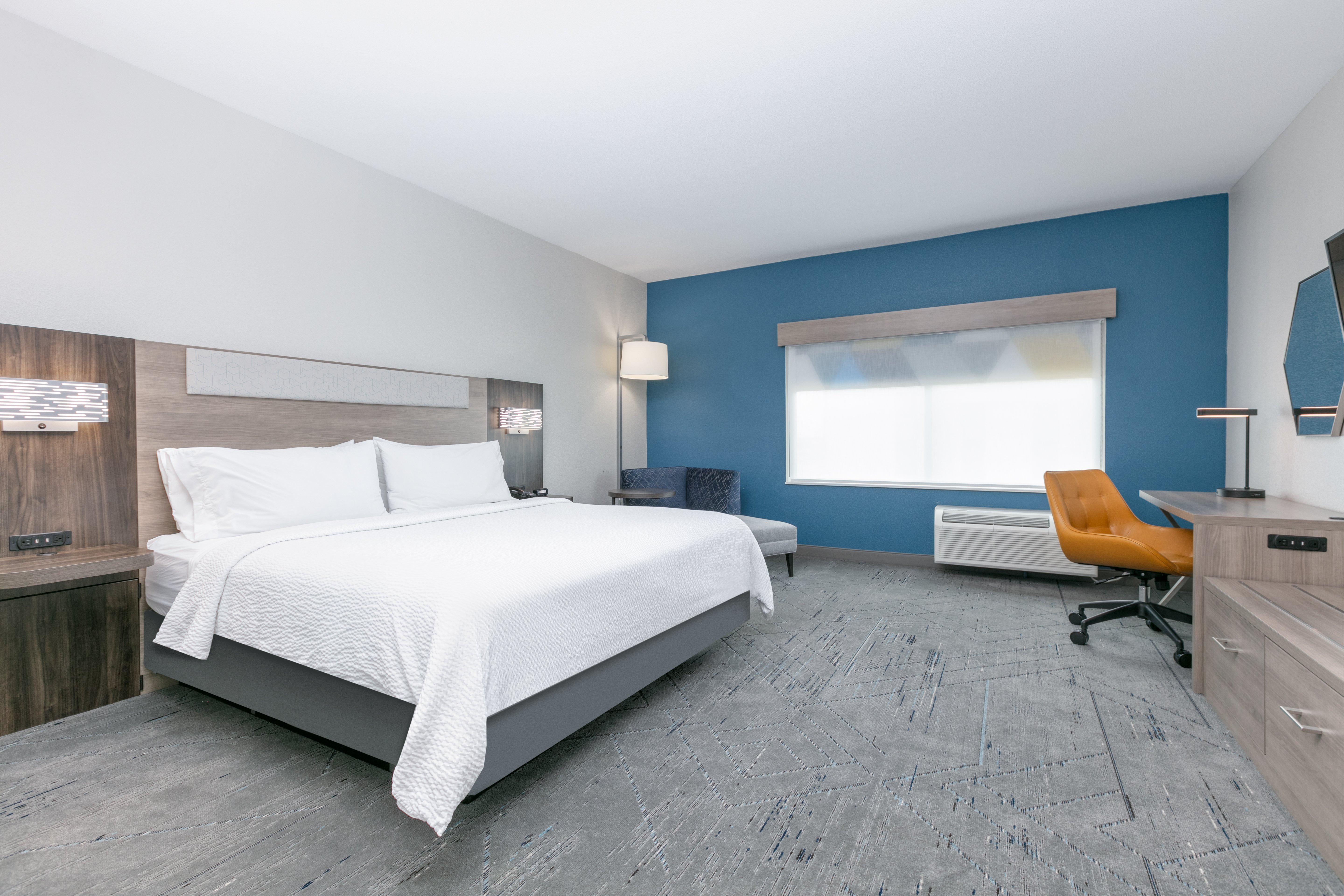 Standard, King Bed, Extra Floor Space، Holiday Inn Express & Suites - Dallas Plano North, an IHG Hotel 2/5