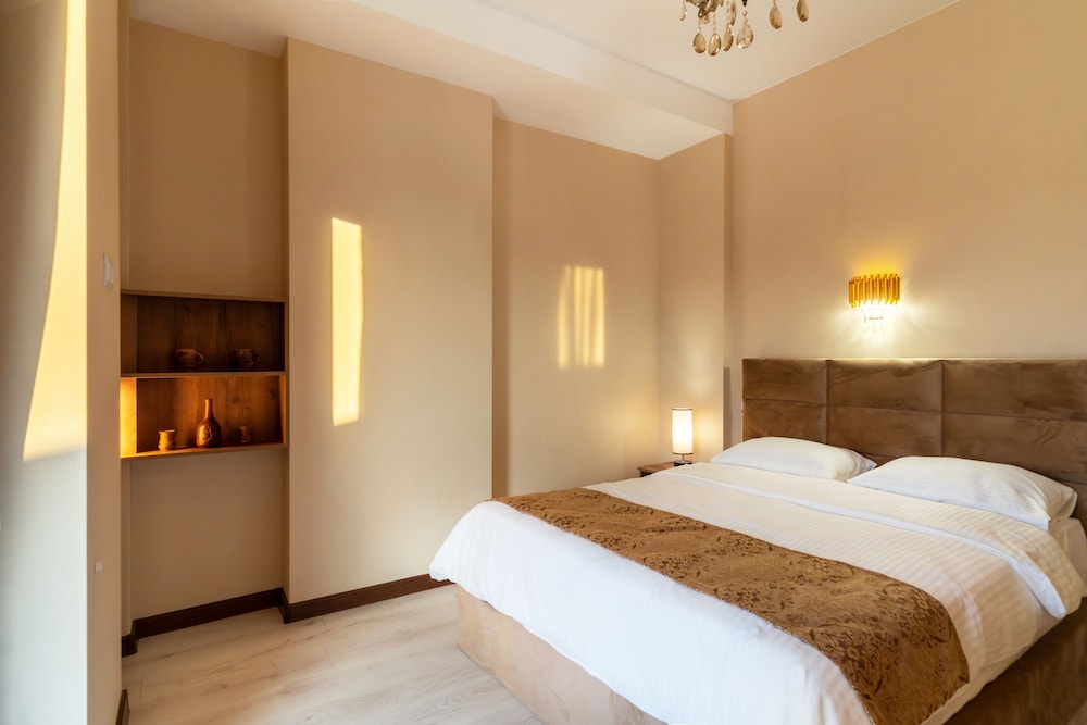 ROYAL, SUITE, RIVER VIEW, BALCONY
