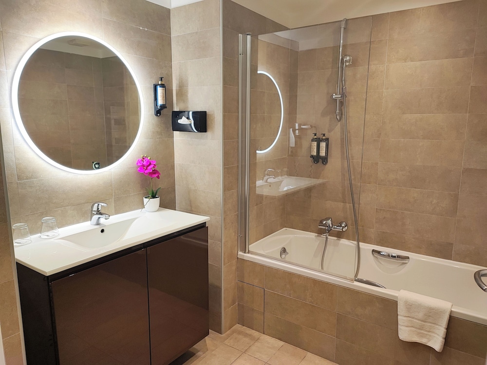 Royal Antibes - Luxury Hotel, Residence, Beach & SPA 42/44