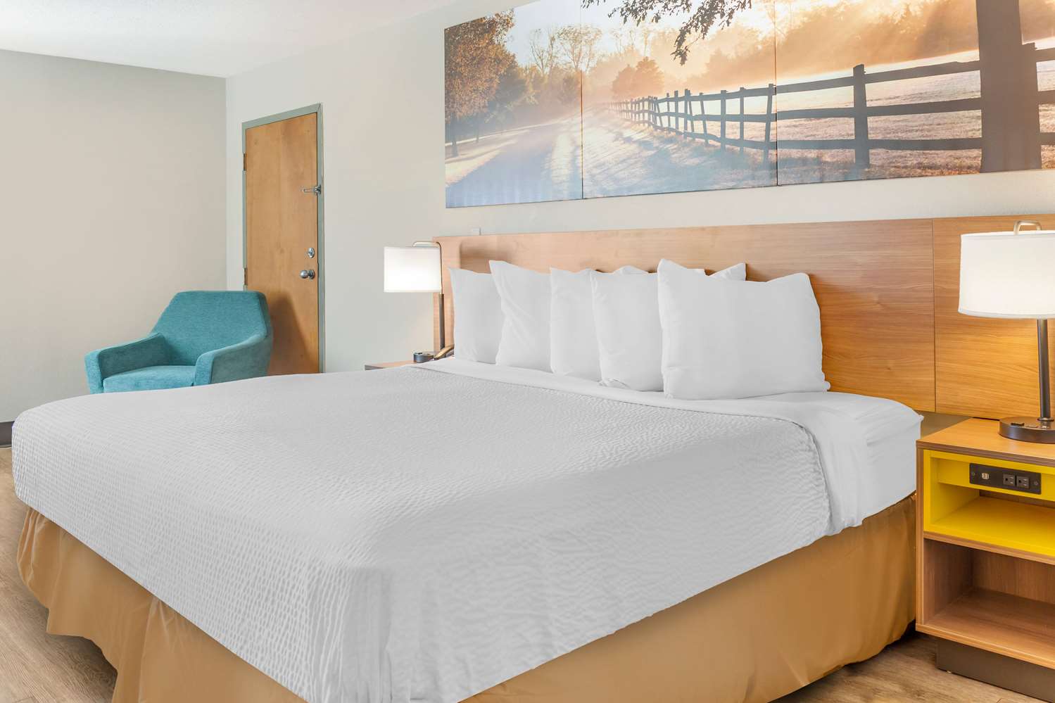 Days Inn Suites By Wyndham Rocky Mount Golden East 36/56