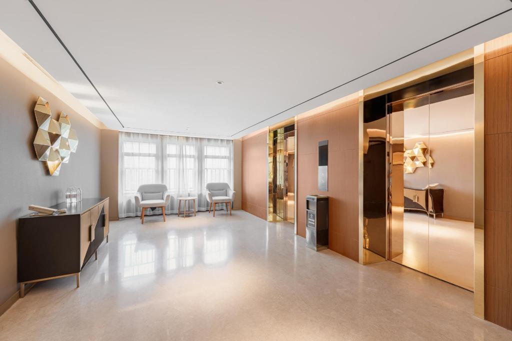 Yitel Premium(Shanghai Zhongshan Park) 32/50