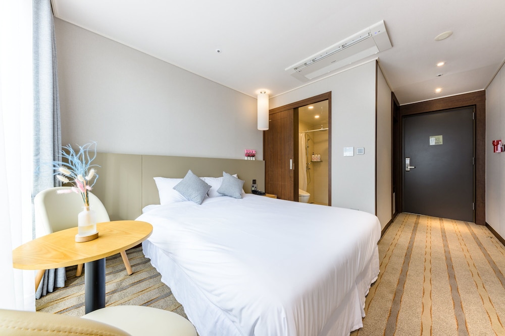 Shinshin Hotel Cheonjiyeon 24/54