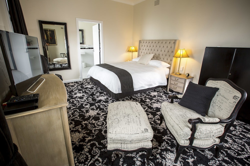 The Commercial Boutique Hotel 30/60
