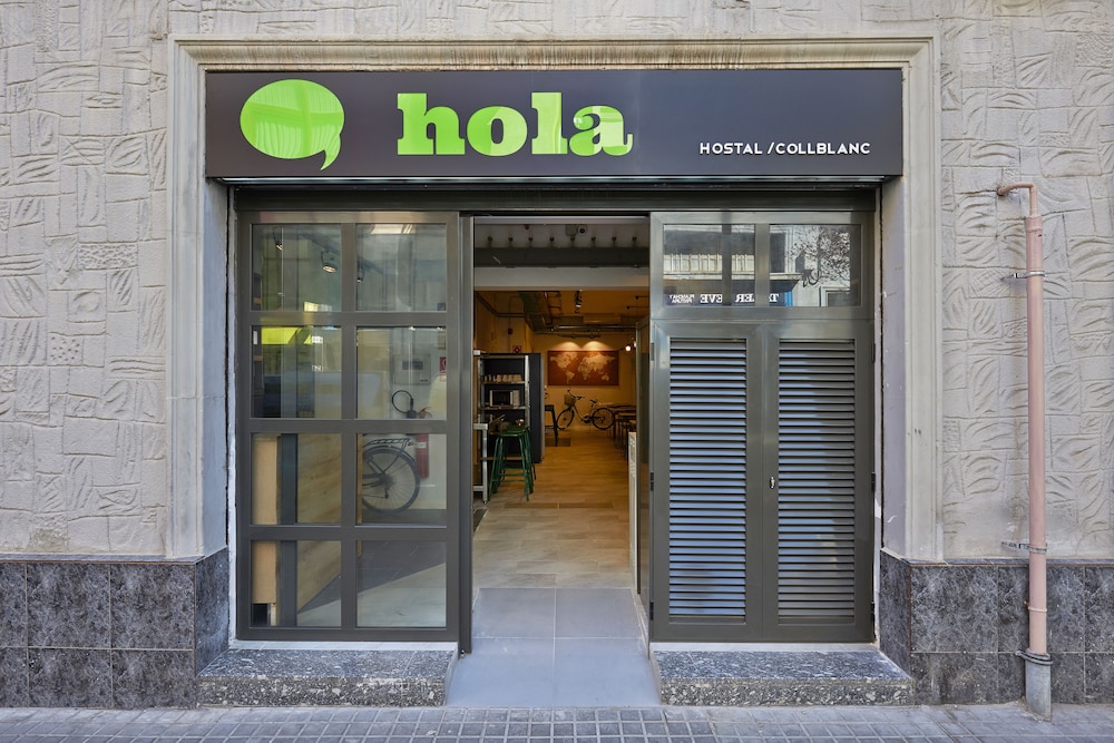 Hola Hostal Collblanc 1/22
