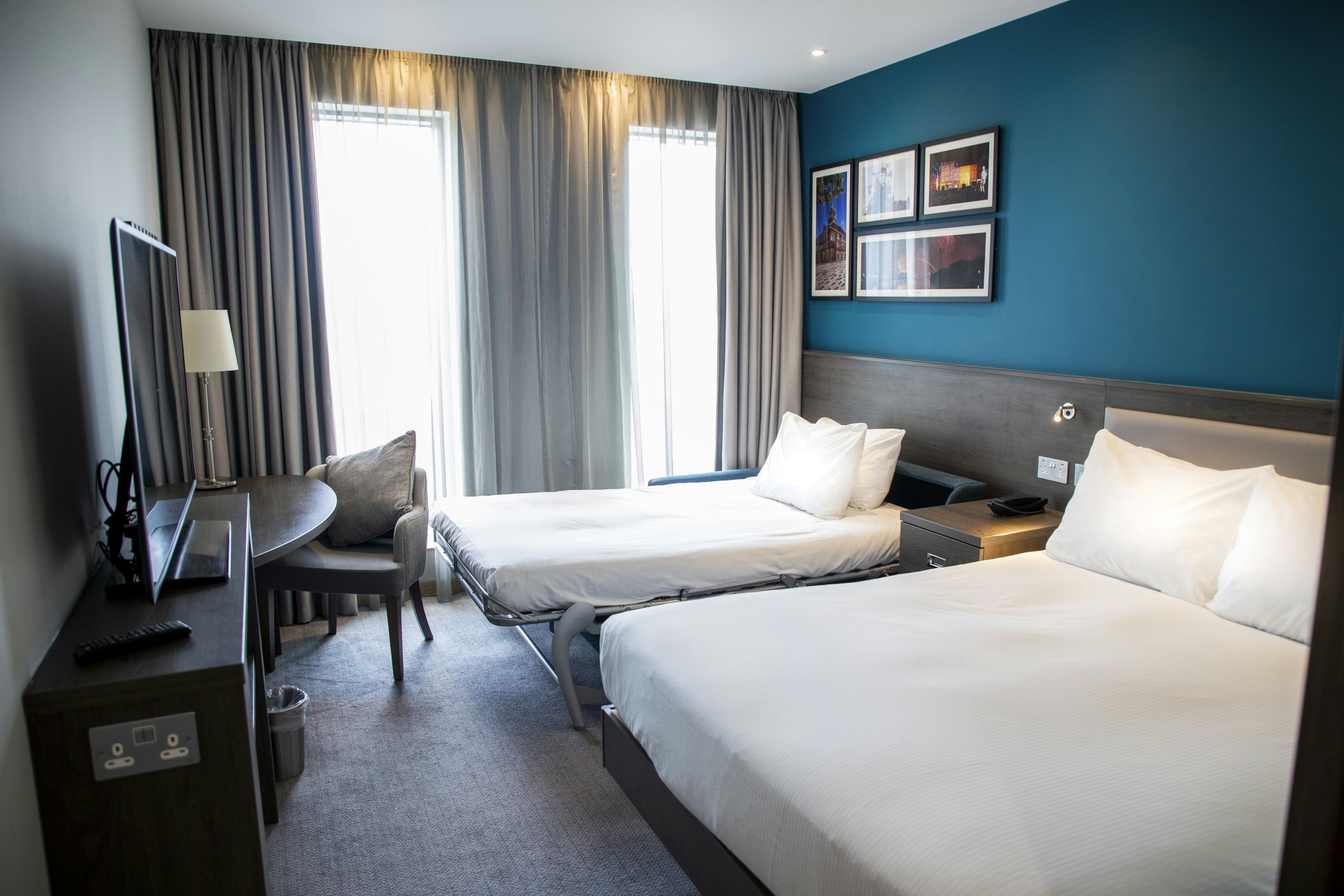 Room, Queen Bed, Sofa