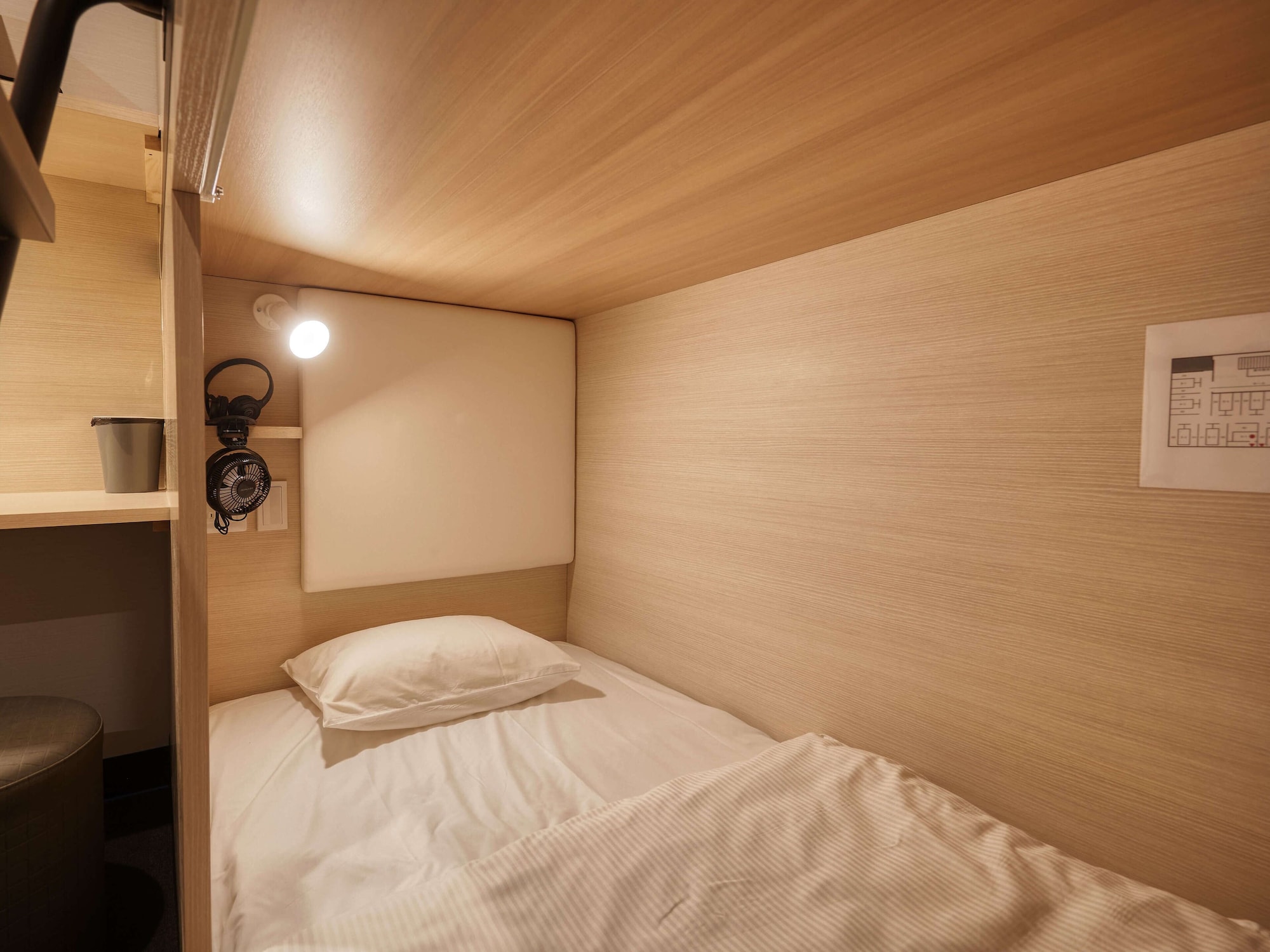 CABIN, BUNK BED