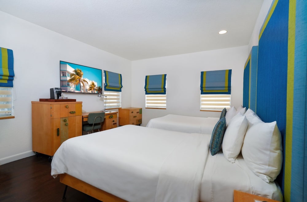 COLLINS, DELUXE, DOUBLE BED