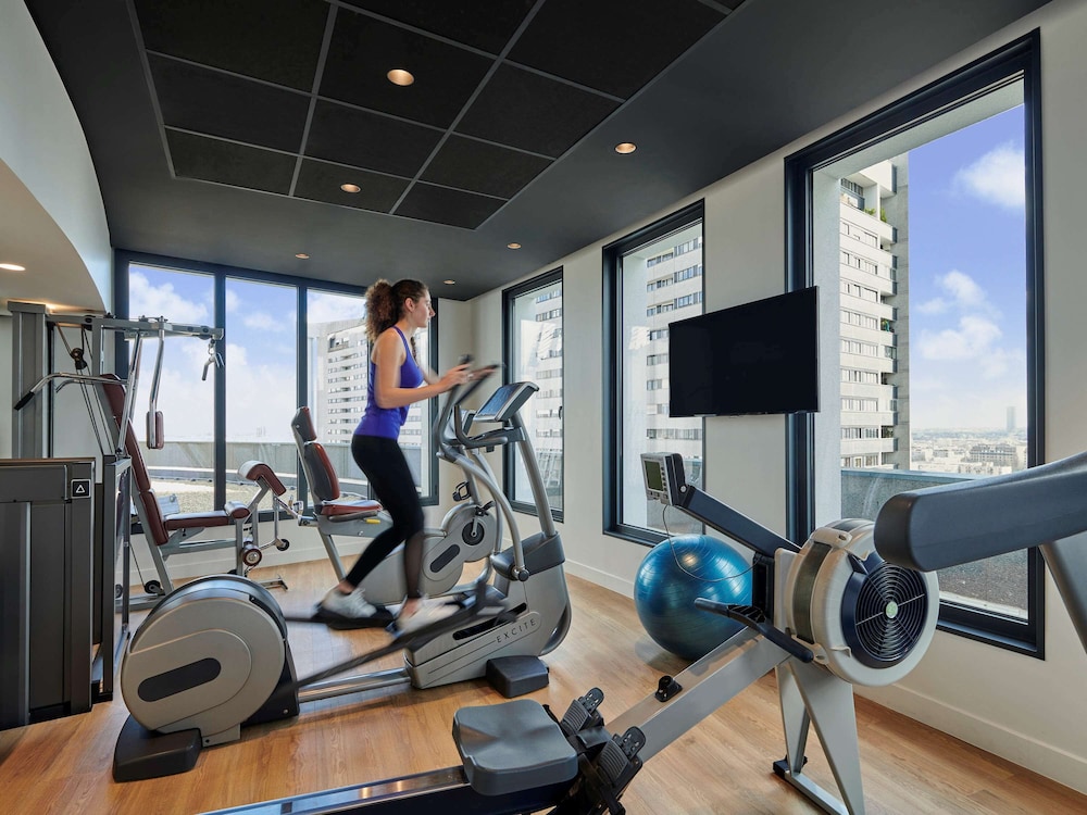 Mercure Paris La Defense 32/66