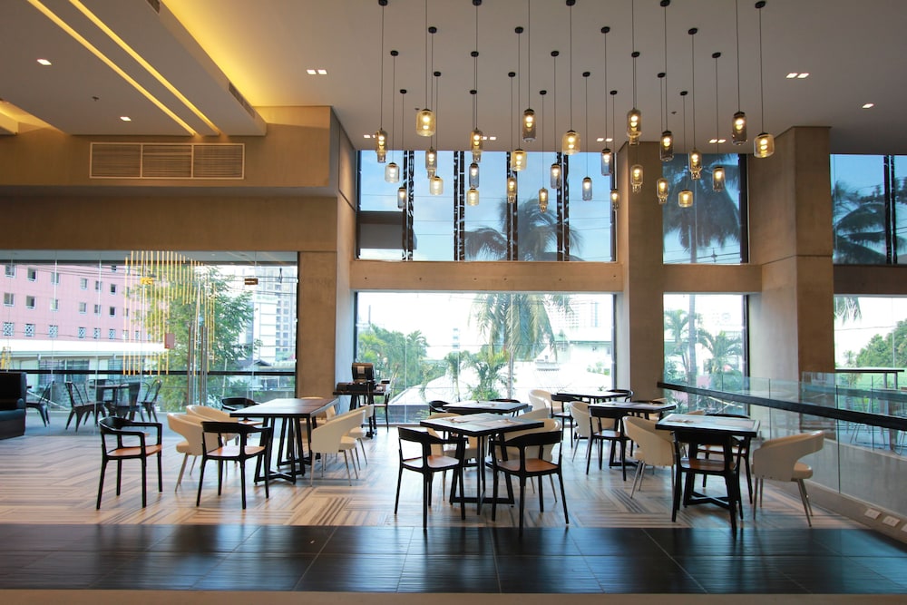 B Hotel Quezon City 21/39