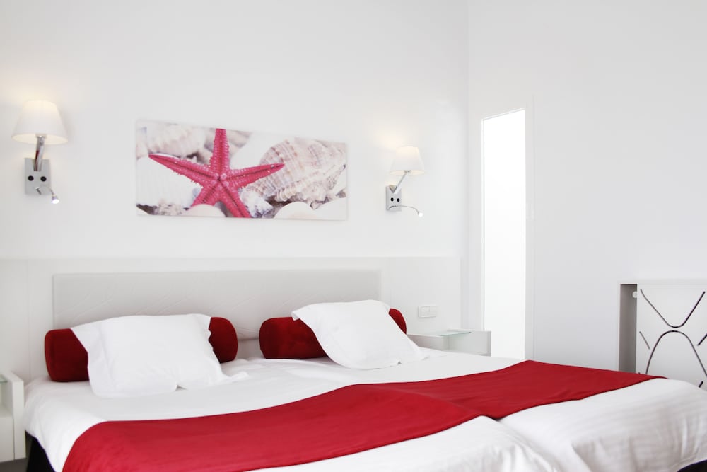 Superior, Twin Beds, Pool View, Adult Only