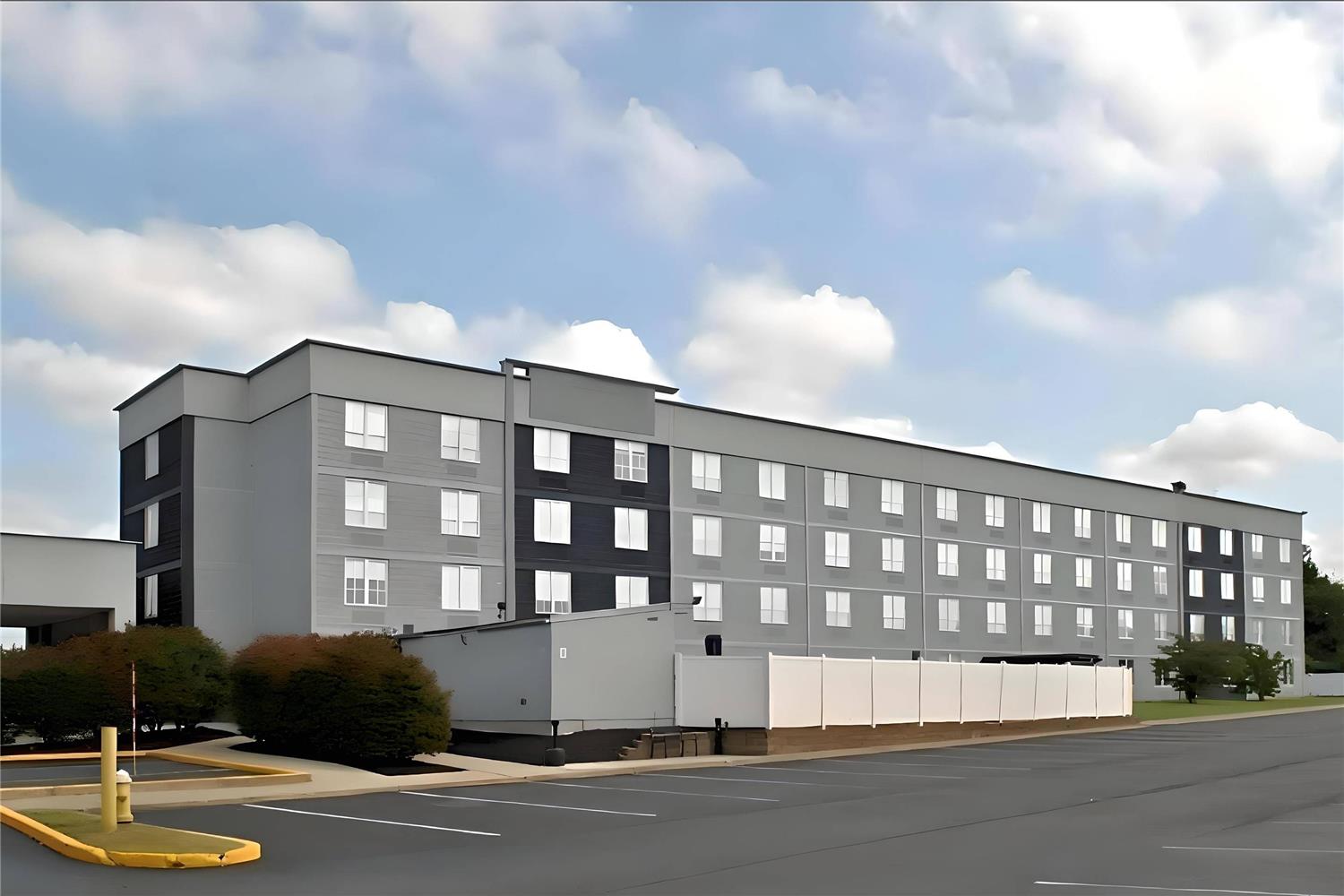 Comfort Inn & Suites Pottstown Eastern Gateway 2/22
