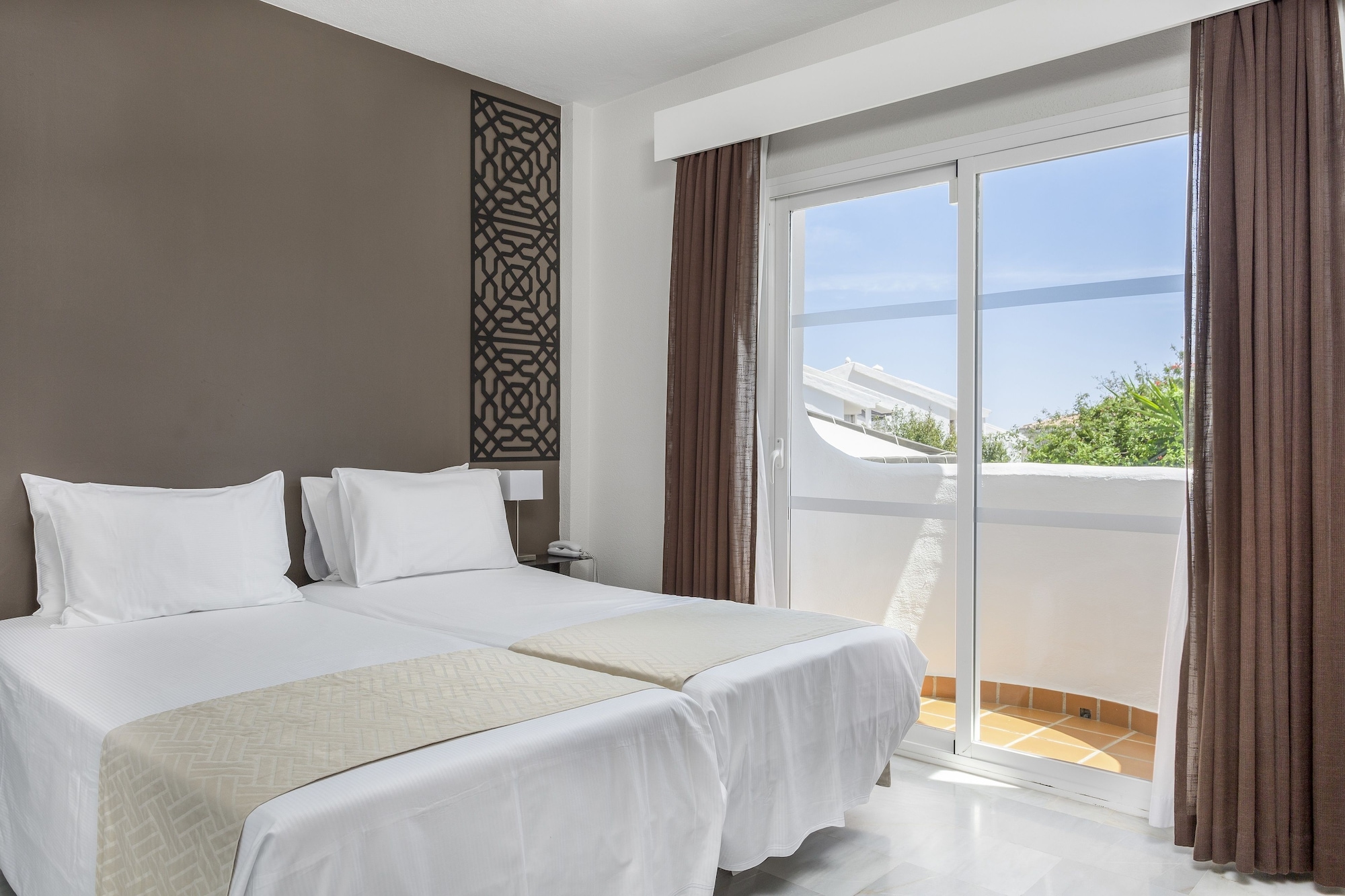 1 BEDROOM, APARTMENT