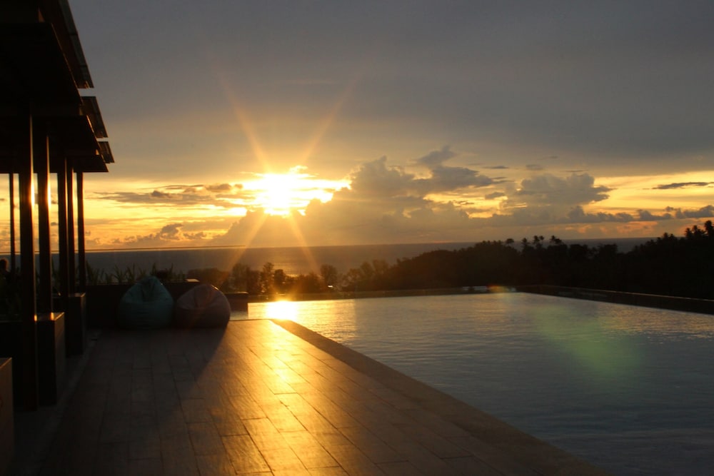 Mida Grande Resort Phuket 72/74
