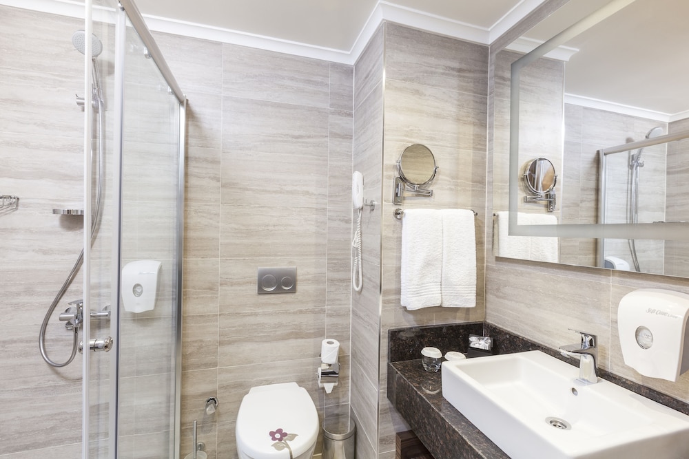Bathroom at Side Royal Palace Hotel & Spa, SIDE