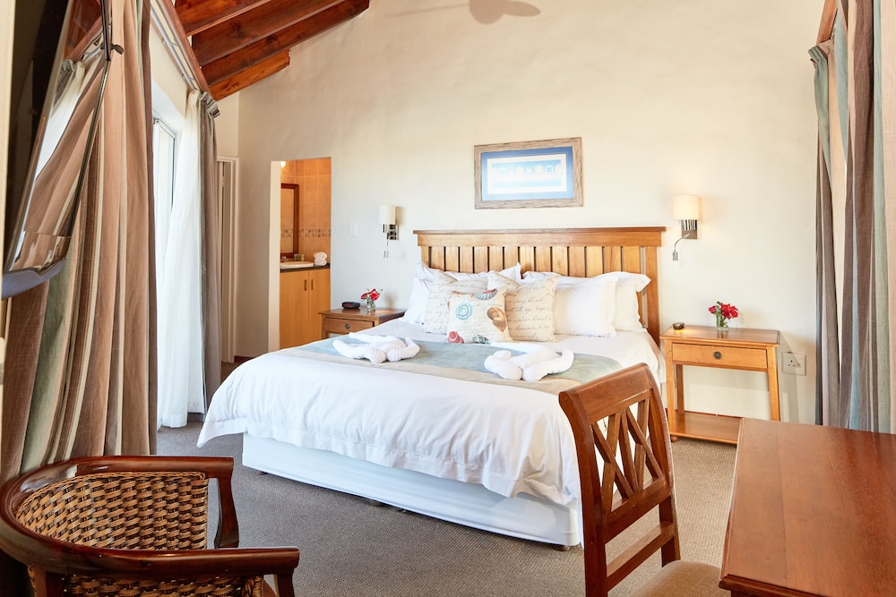 شاليه بسرير كوين وسريرين منفصلين بغرفتي نوم
