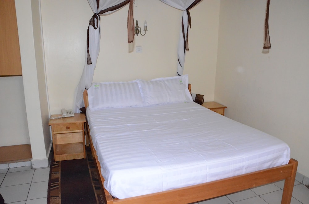 Tents Hotel 9/32