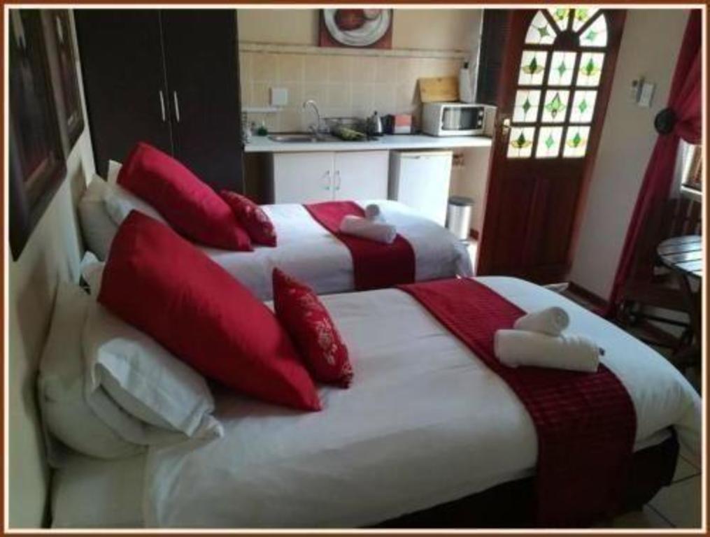 Jock-Inn Guest House 3/9