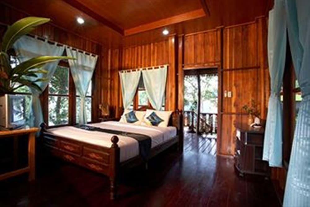 THARATHIP RESORT 17/68