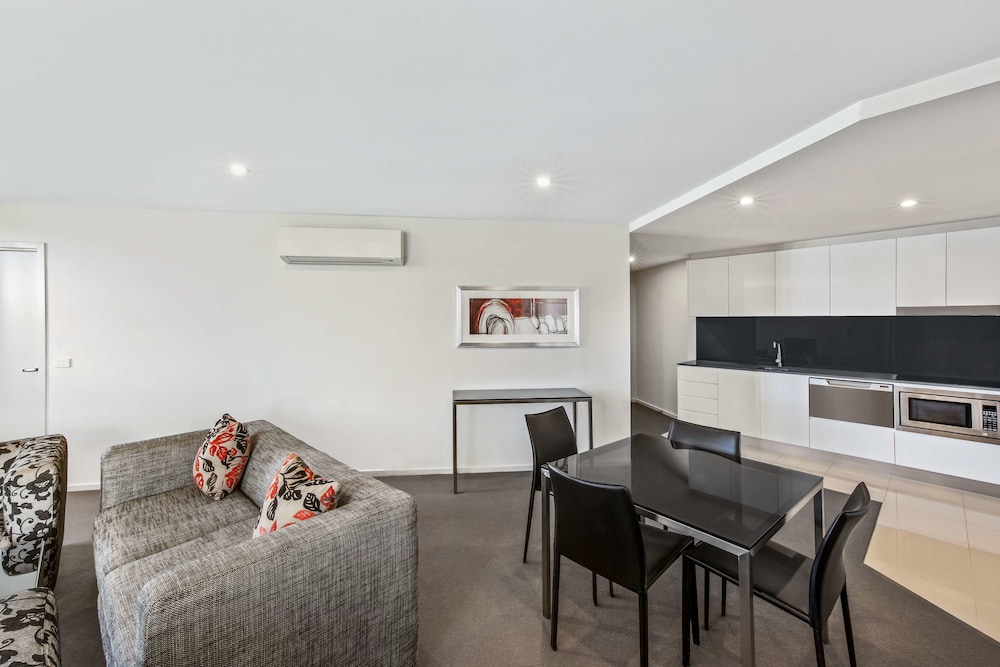 Adina Serviced Apartments Canberra Dickson 34/57