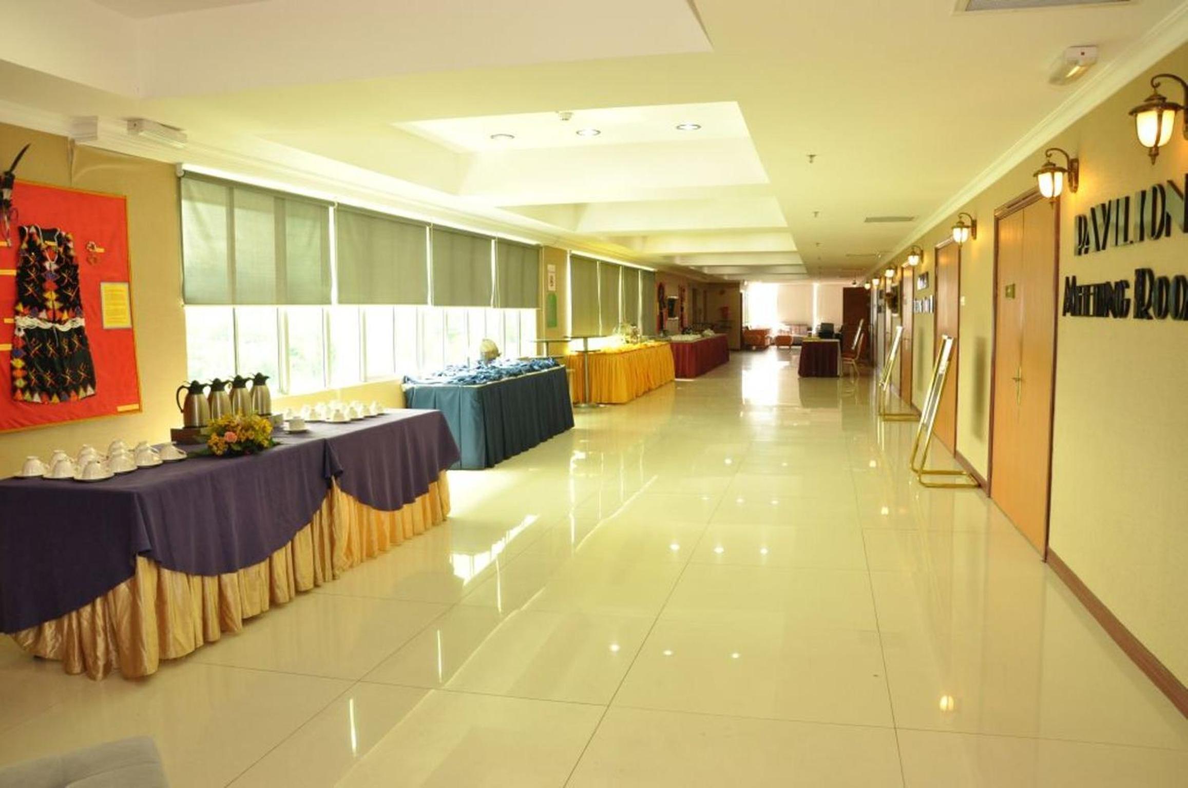 Tang Dynasty Park Hotel 4/50