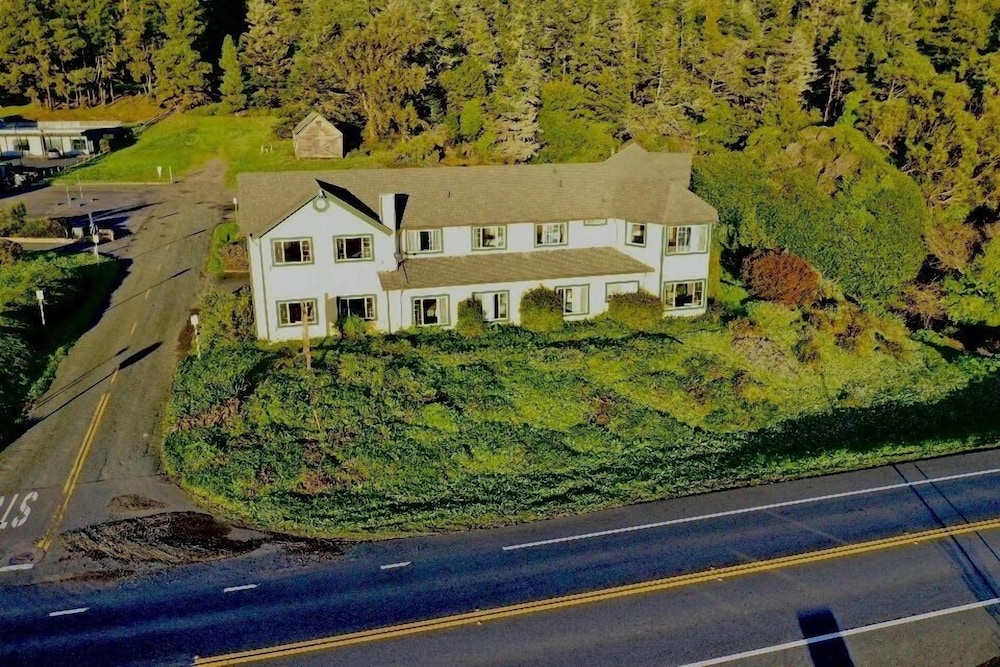 Gualala Country Inn 41/45