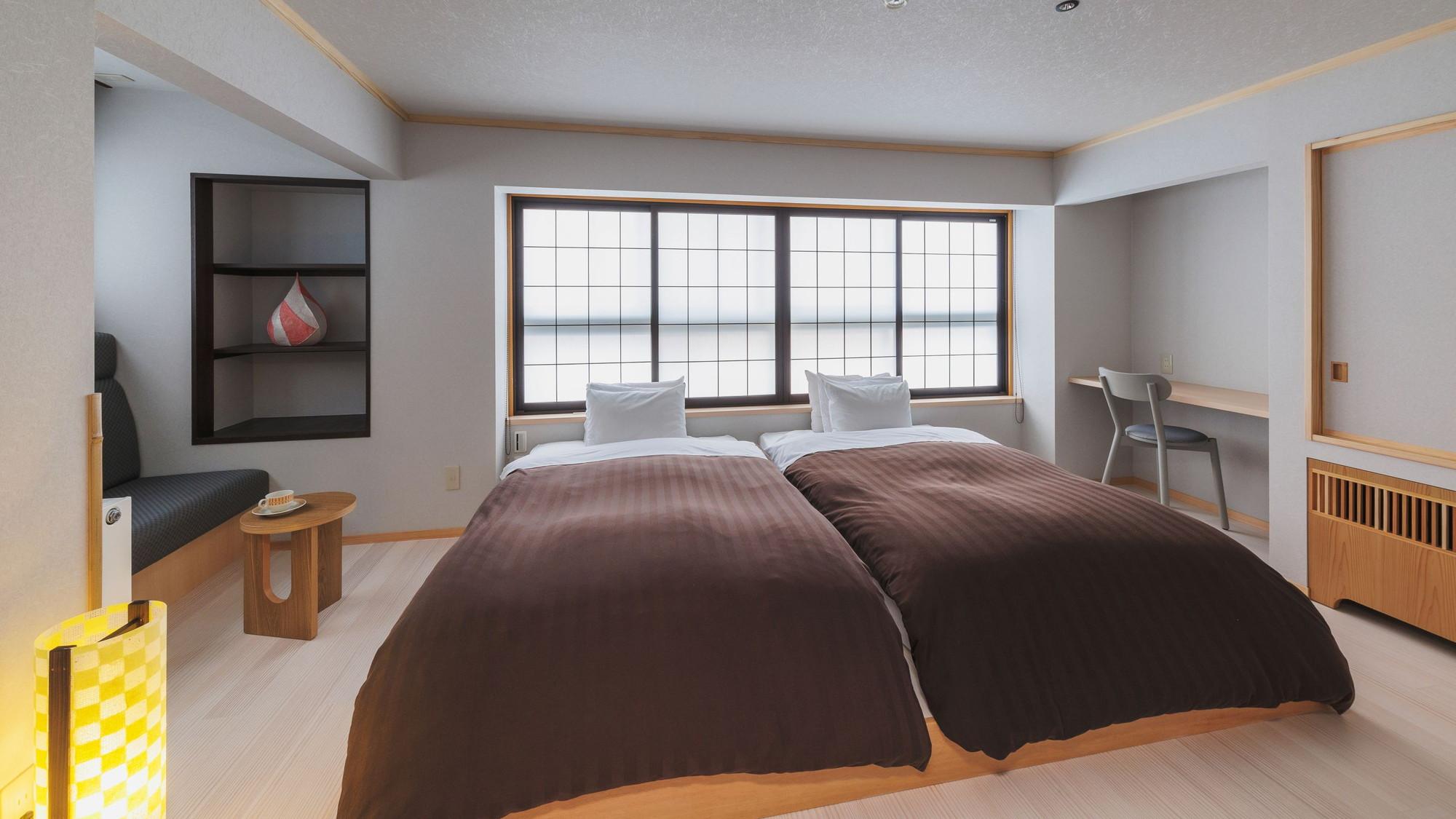 Japanese, Adjoining, Modern, 30 Square
