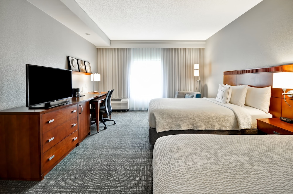Courtyard By Marriott Dallas Medical Market Center 11/48
