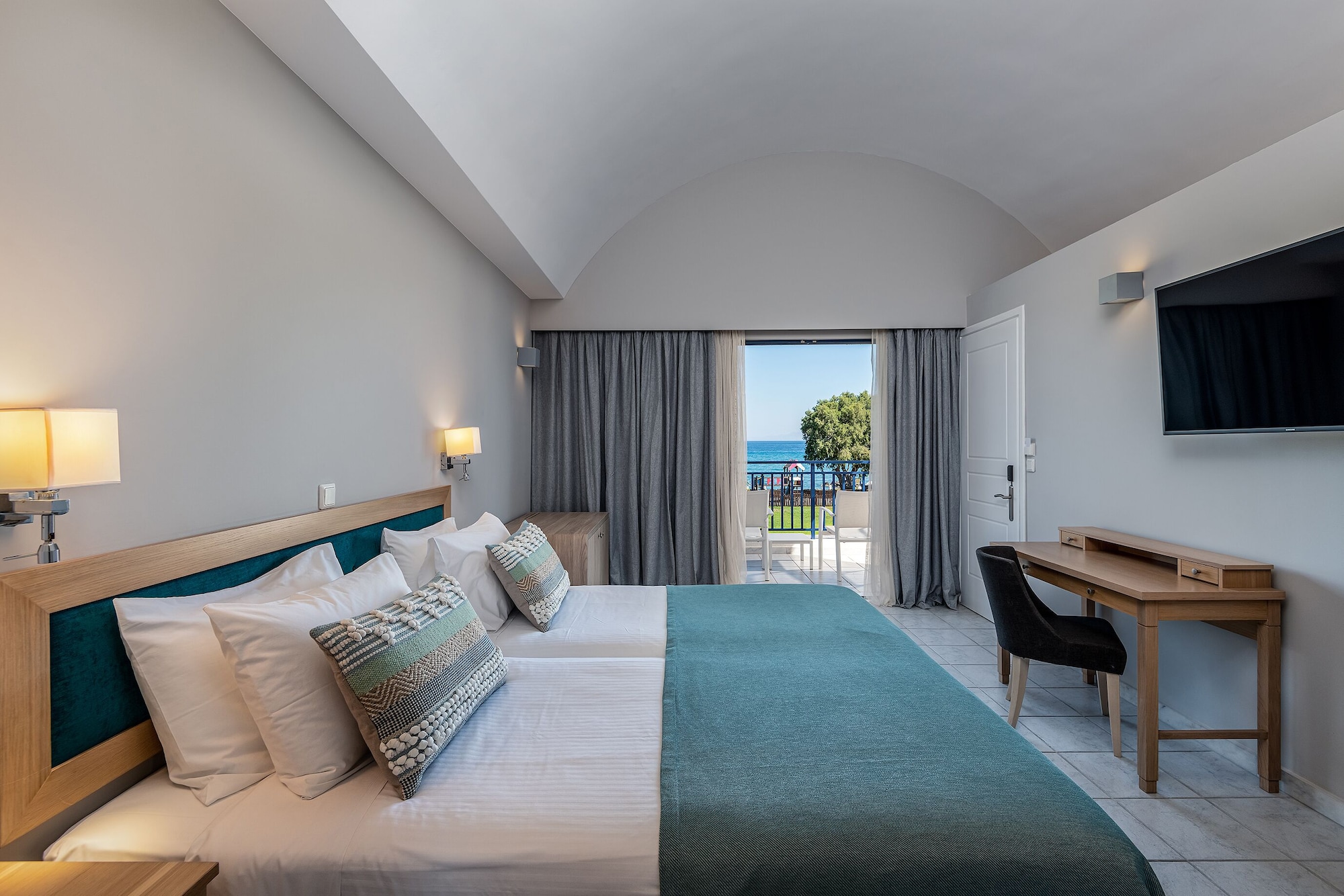 ROOM, DOUBLE BED, SEA VIEW, RESORT AREA
