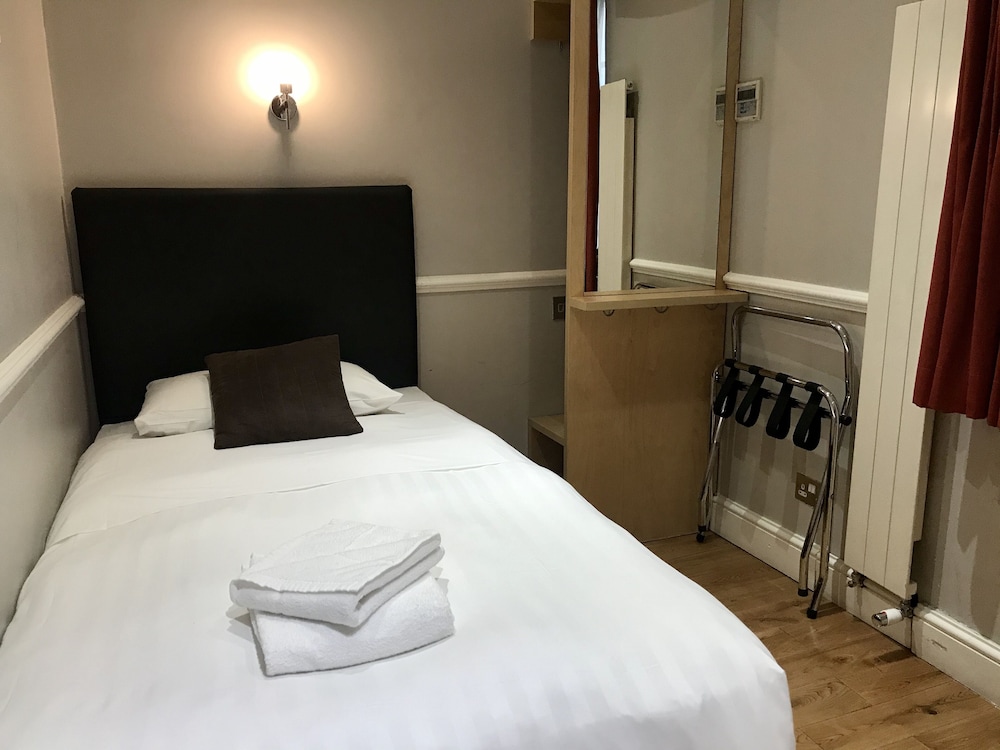 Rhodes Hotel 54/66