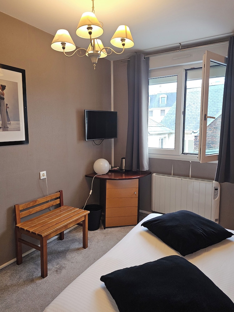 Hotel Bonaparte 48/65