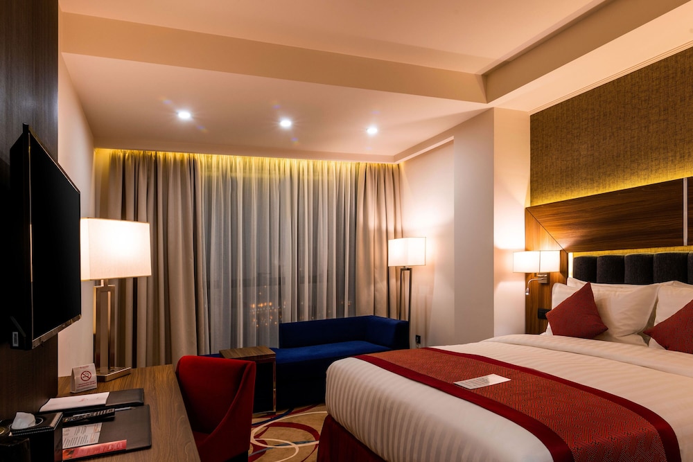 Ramada Hotel and Suites by Wyndham Yerevan 18/45
