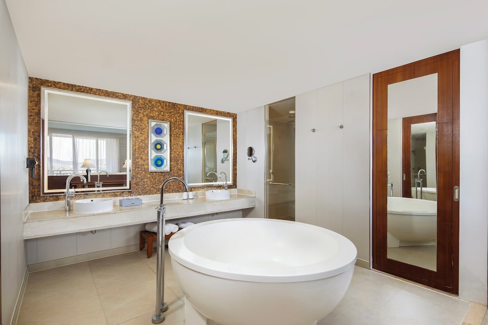 Swissotel Sanya Yalong Bay 48/50