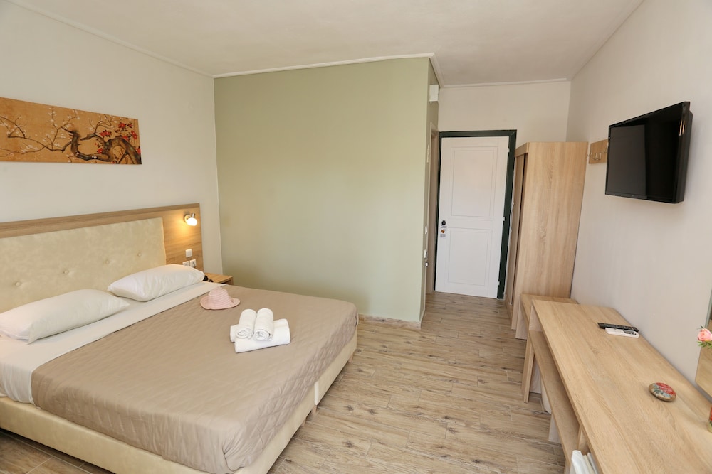ROOM, TWIN BEDS, BALCONY