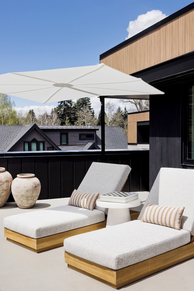 Hotel Aspen 3/49
