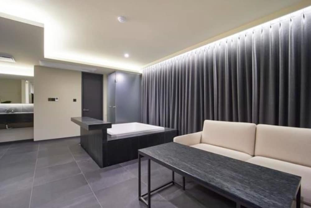 TARA HOTEL 29/40