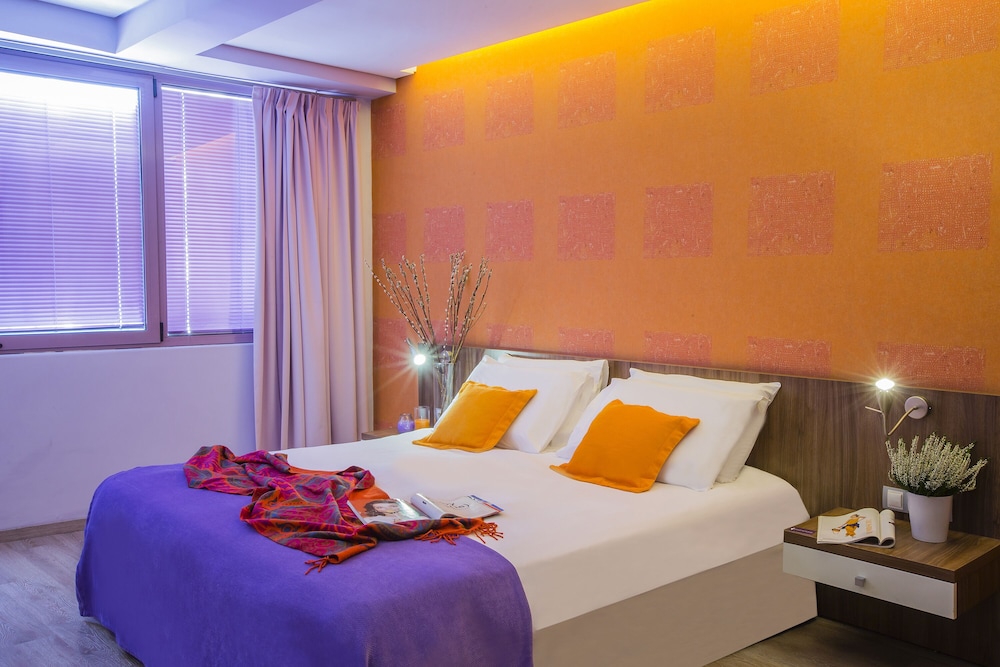 Novus City Hotel 8/38