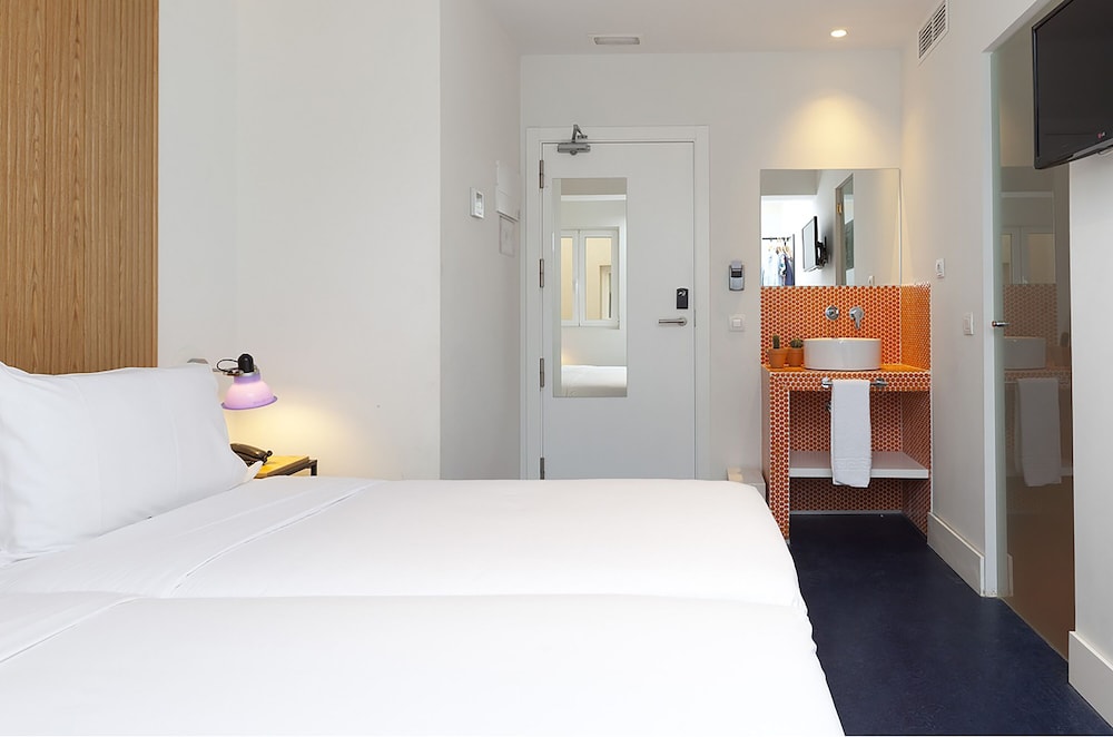 BASIC, DOUBLE BED