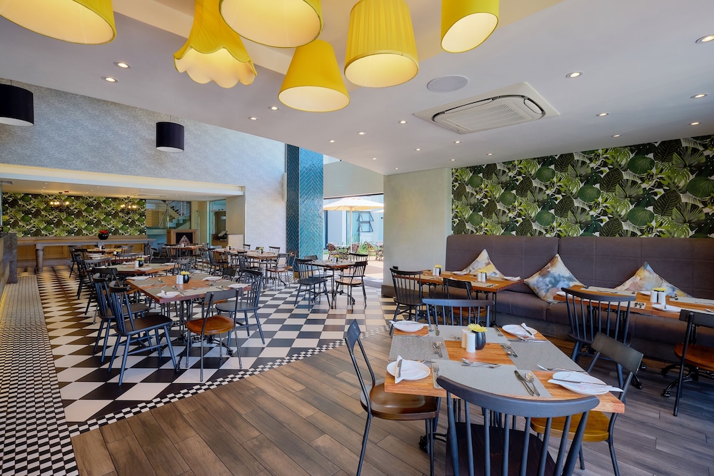 The Regency Apartment Hotel Menlyn 35/40