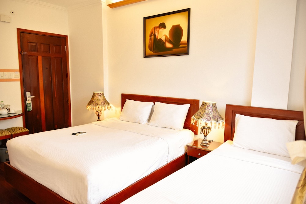 Duc Vuong Hotel 37/86