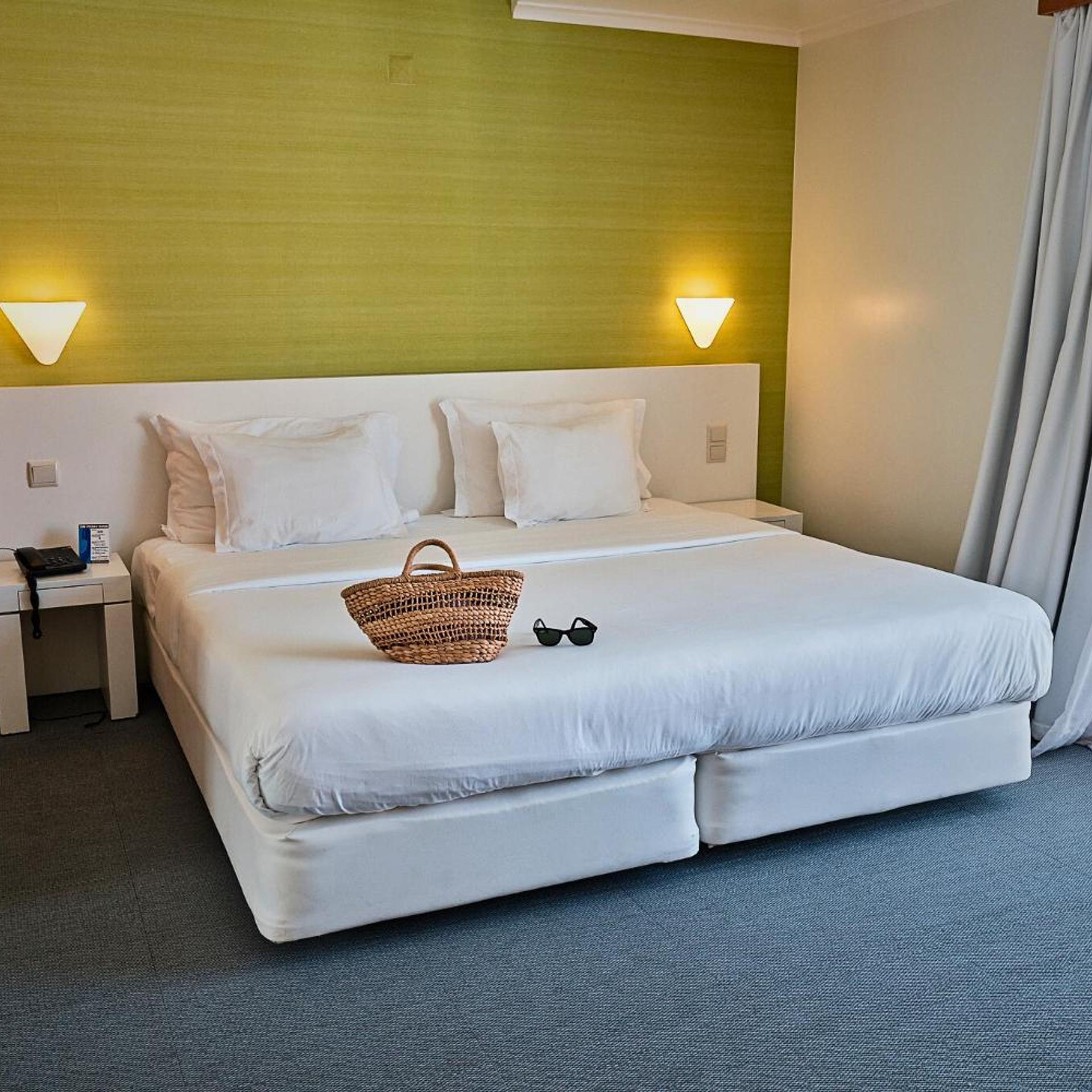 Room, Double or Twin Bed