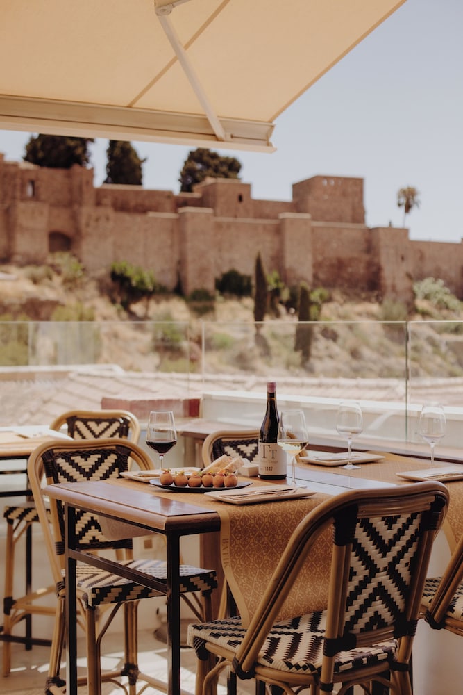 Alcazaba Premium Hostel 42/50