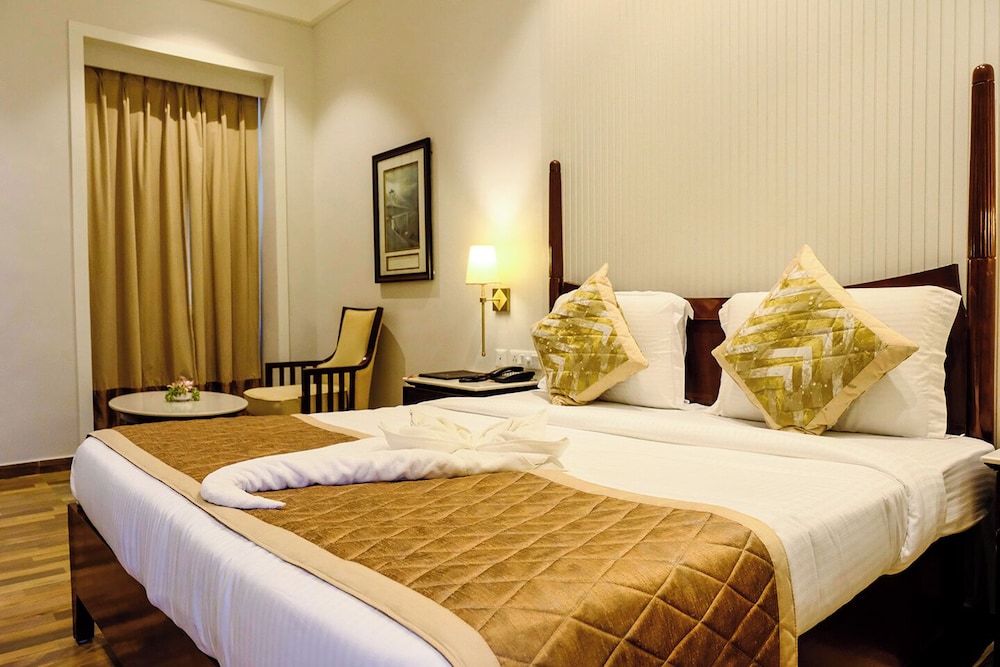 Chanakya Bnr Hotel 16/50
