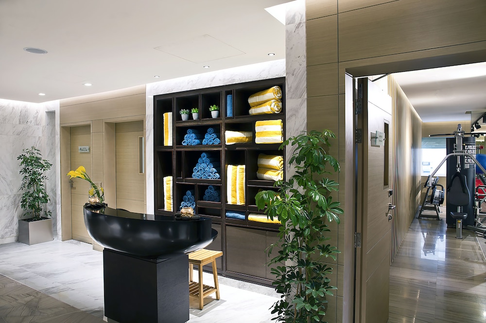 Grayton Hotel Dubai 58/66